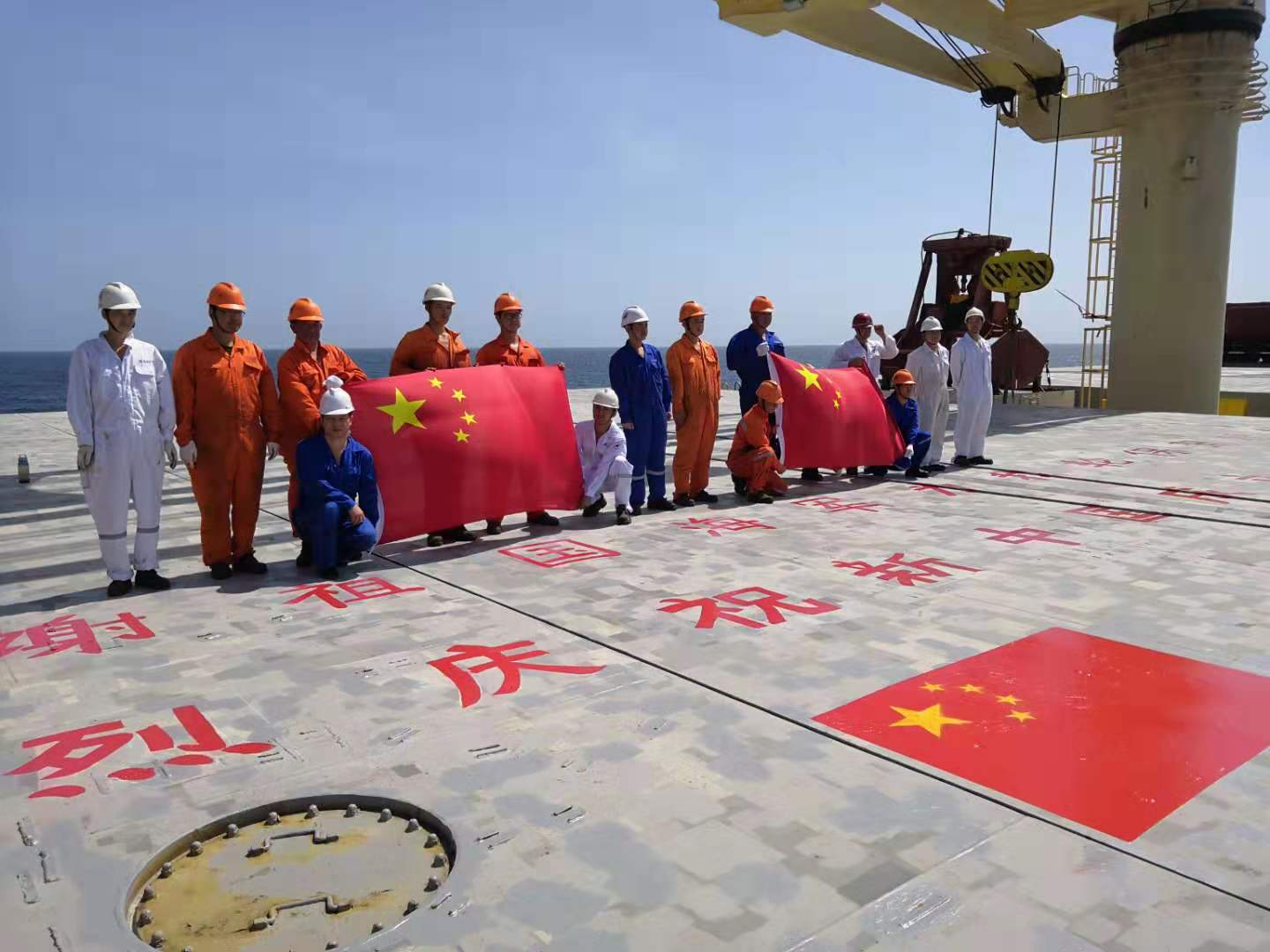 中華門輪，祖國海軍為你護航！